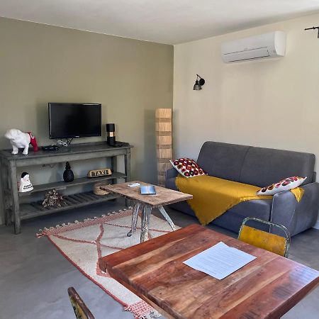 Studio Dans Les Alpilles Apartment Fontvieille Exterior foto