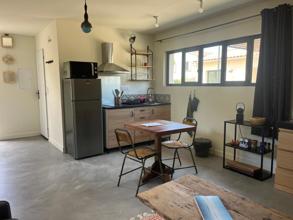 Studio Dans Les Alpilles Apartment Fontvieille Exterior foto